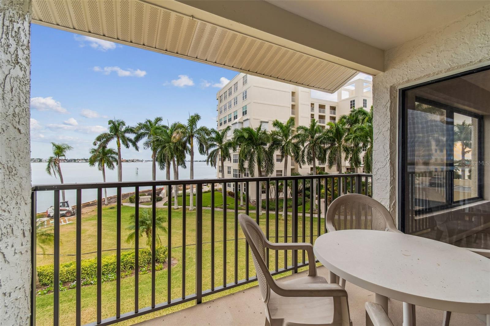 Image 14 of 41 For 6287 Bahia Del Mar Circle 313