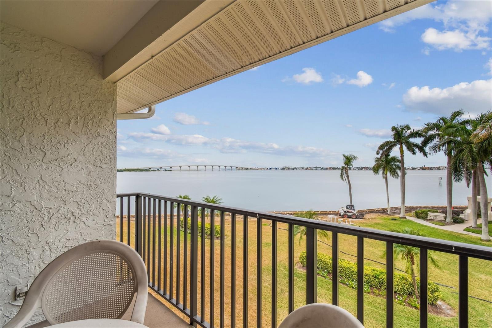 Image 16 of 41 For 6287 Bahia Del Mar Circle 313