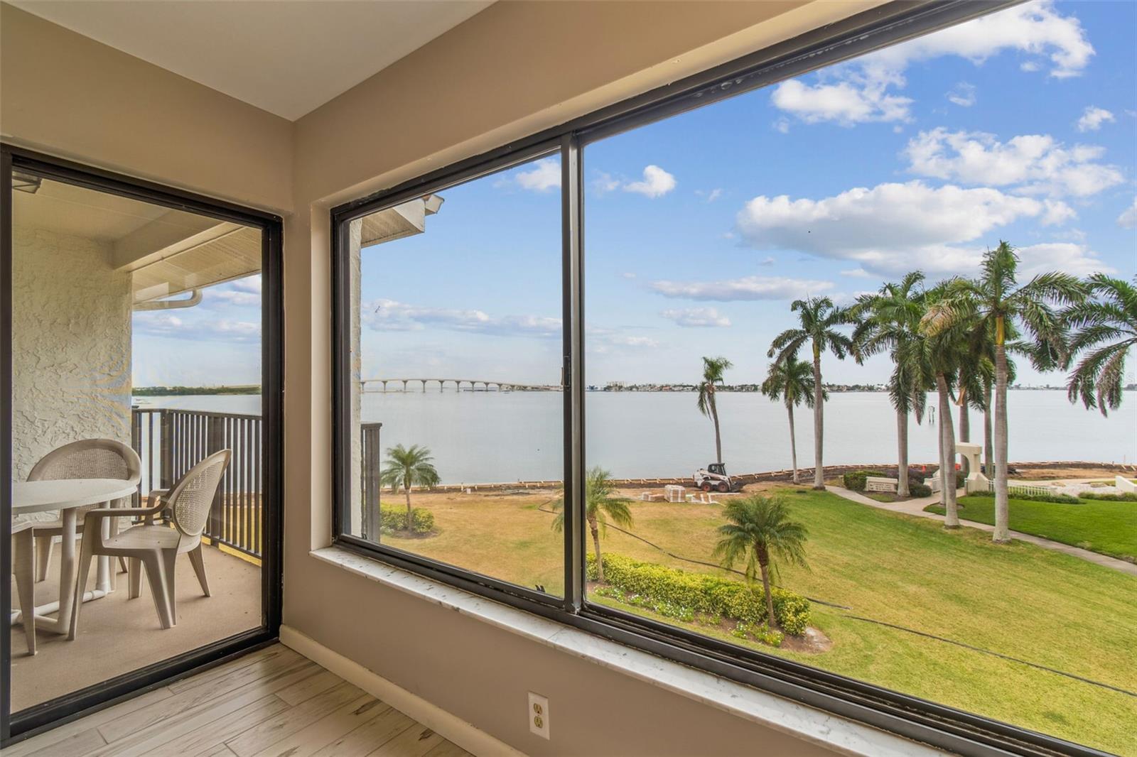 Image 19 of 41 For 6287 Bahia Del Mar Circle 313