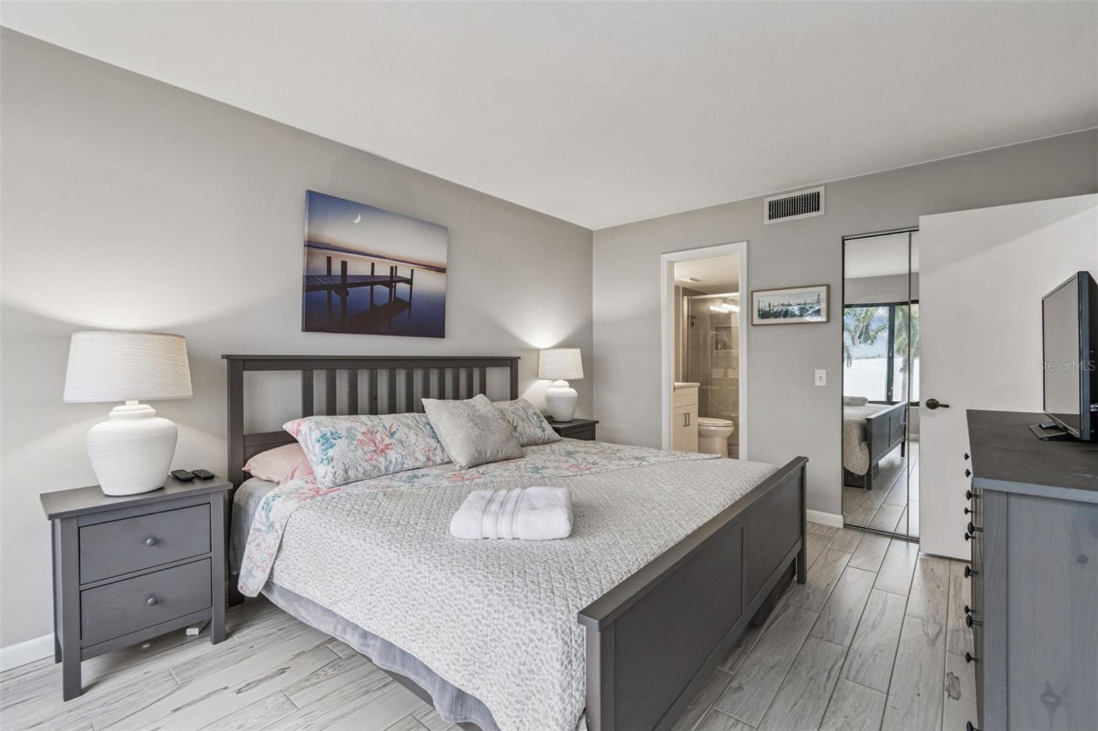 Image 23 of 41 For 6287 Bahia Del Mar Circle 313