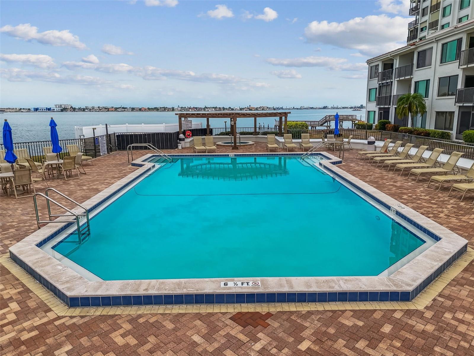 Image 33 of 41 For 6287 Bahia Del Mar Circle 313