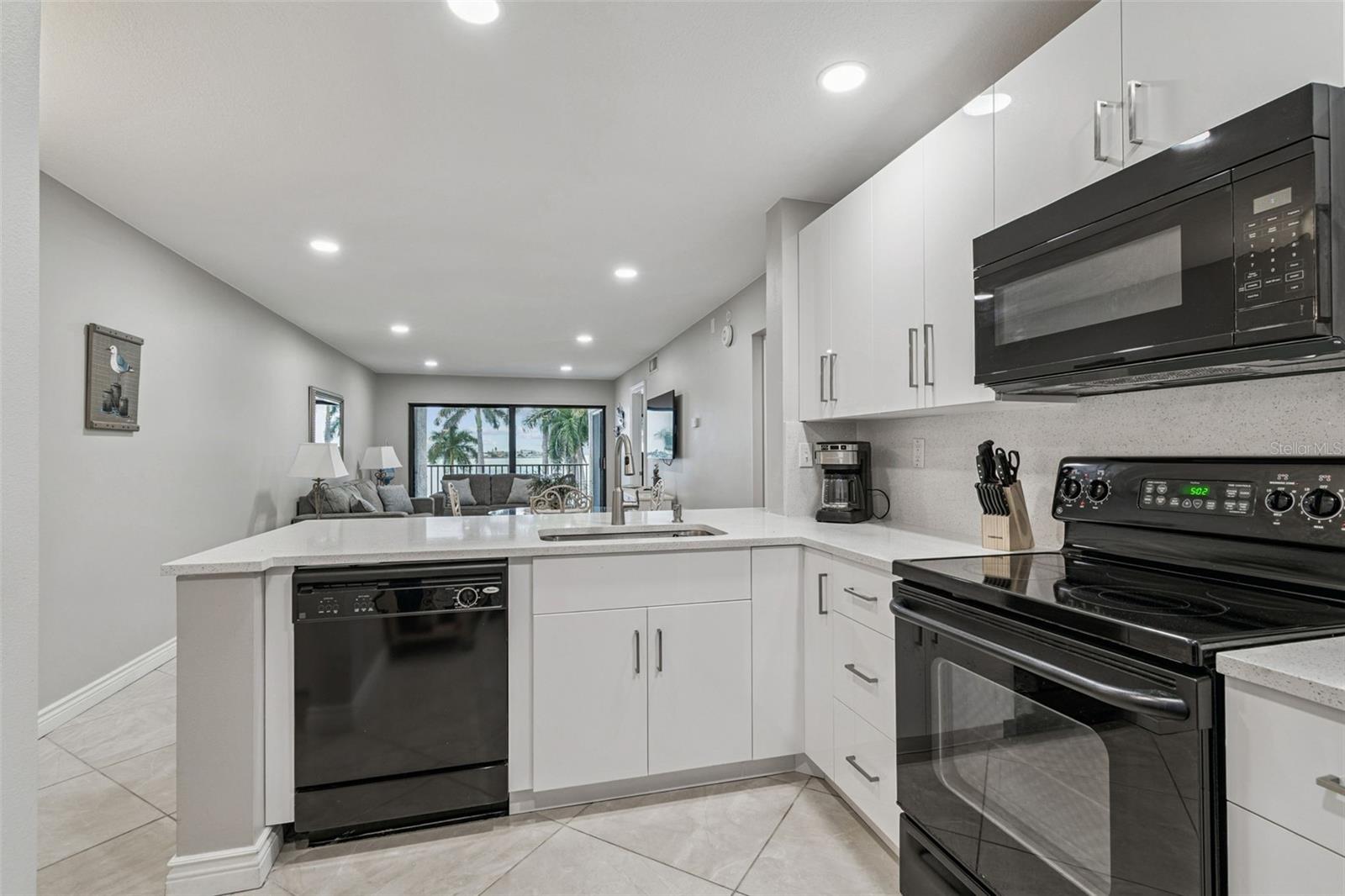 Image 7 of 41 For 6287 Bahia Del Mar Circle 313