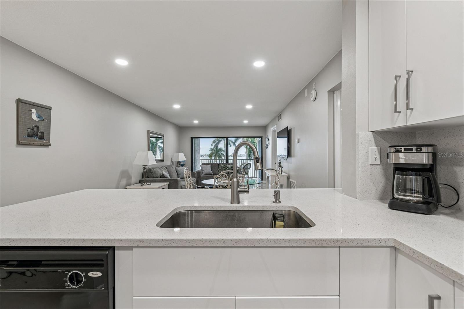 Image 8 of 41 For 6287 Bahia Del Mar Circle 313