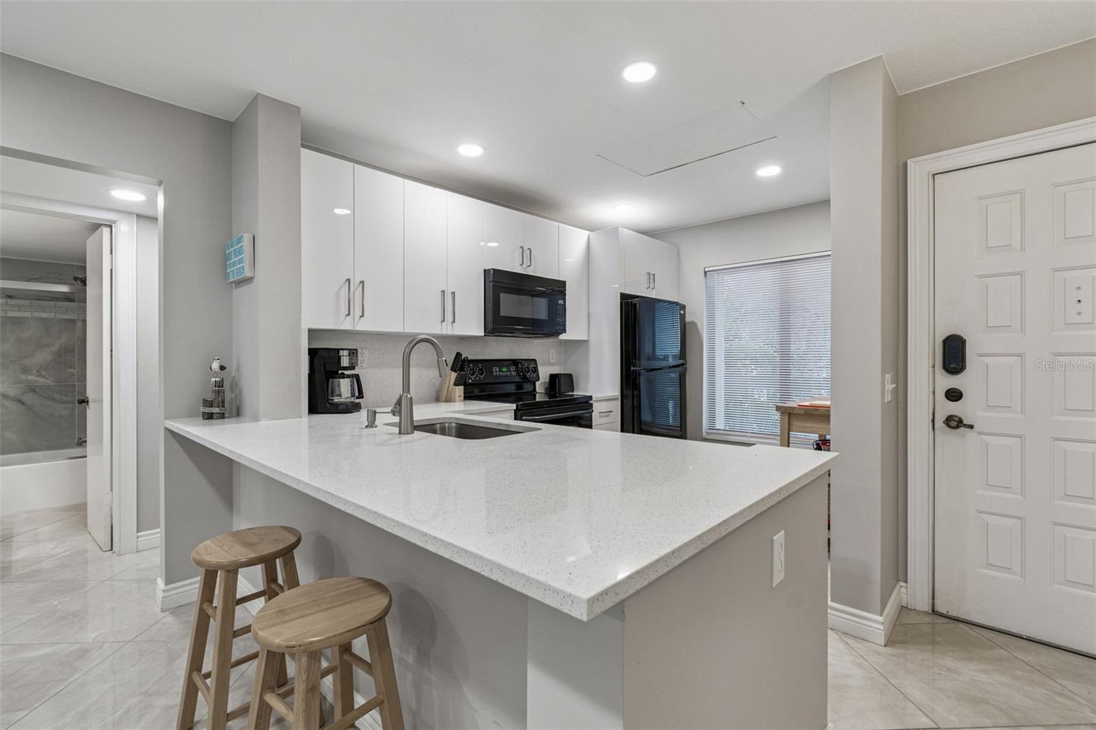 Image 9 of 41 For 6287 Bahia Del Mar Circle 313