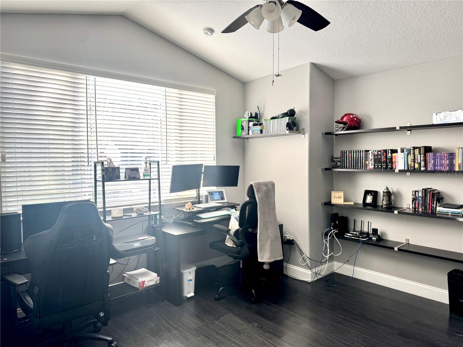 Image 21 of 45 For 10327 Willow Leaf Trail