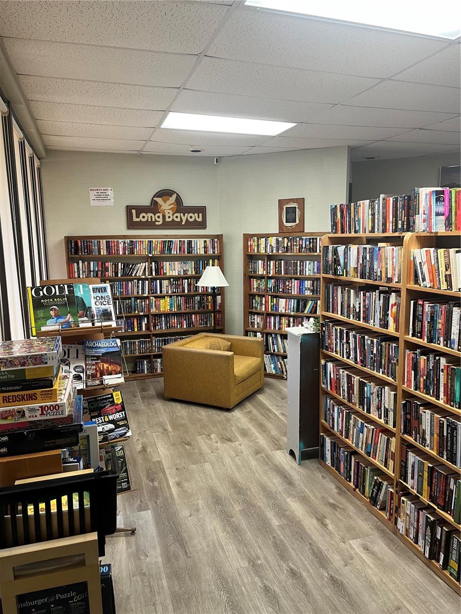 Image 21 of 25 For 10038 62nd Terrace N 23