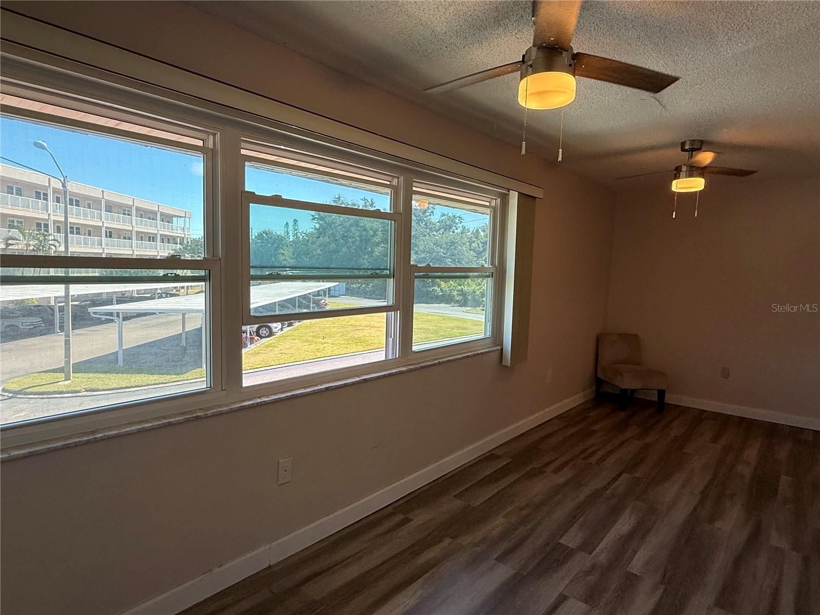 Image 7 of 25 For 10038 62nd Terrace N 23