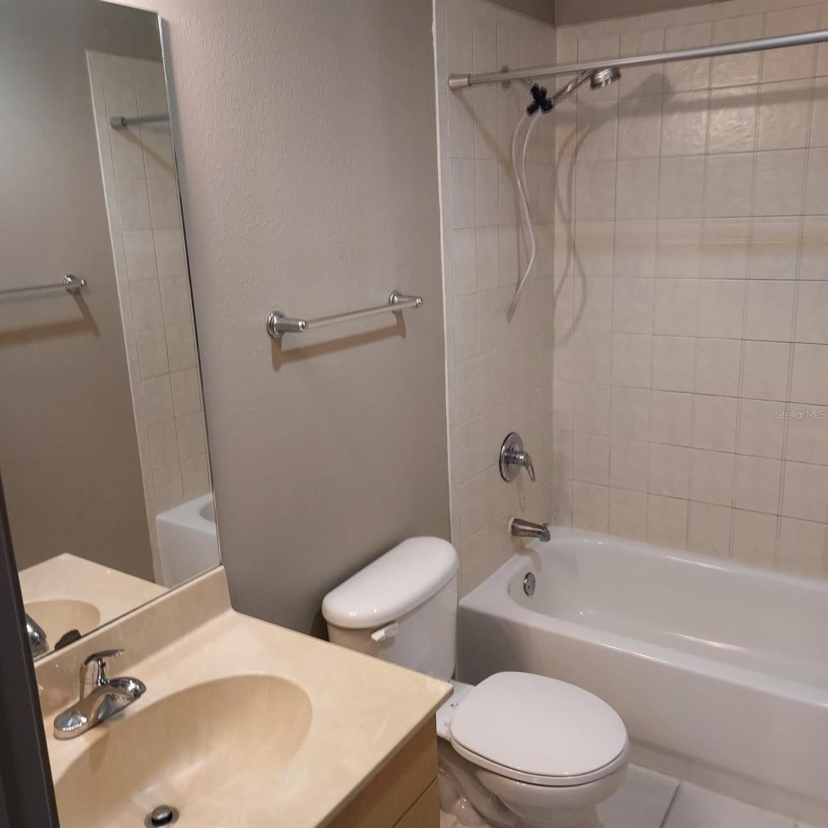 Image 13 of 15 For 5611 Sherwood Avenue 1