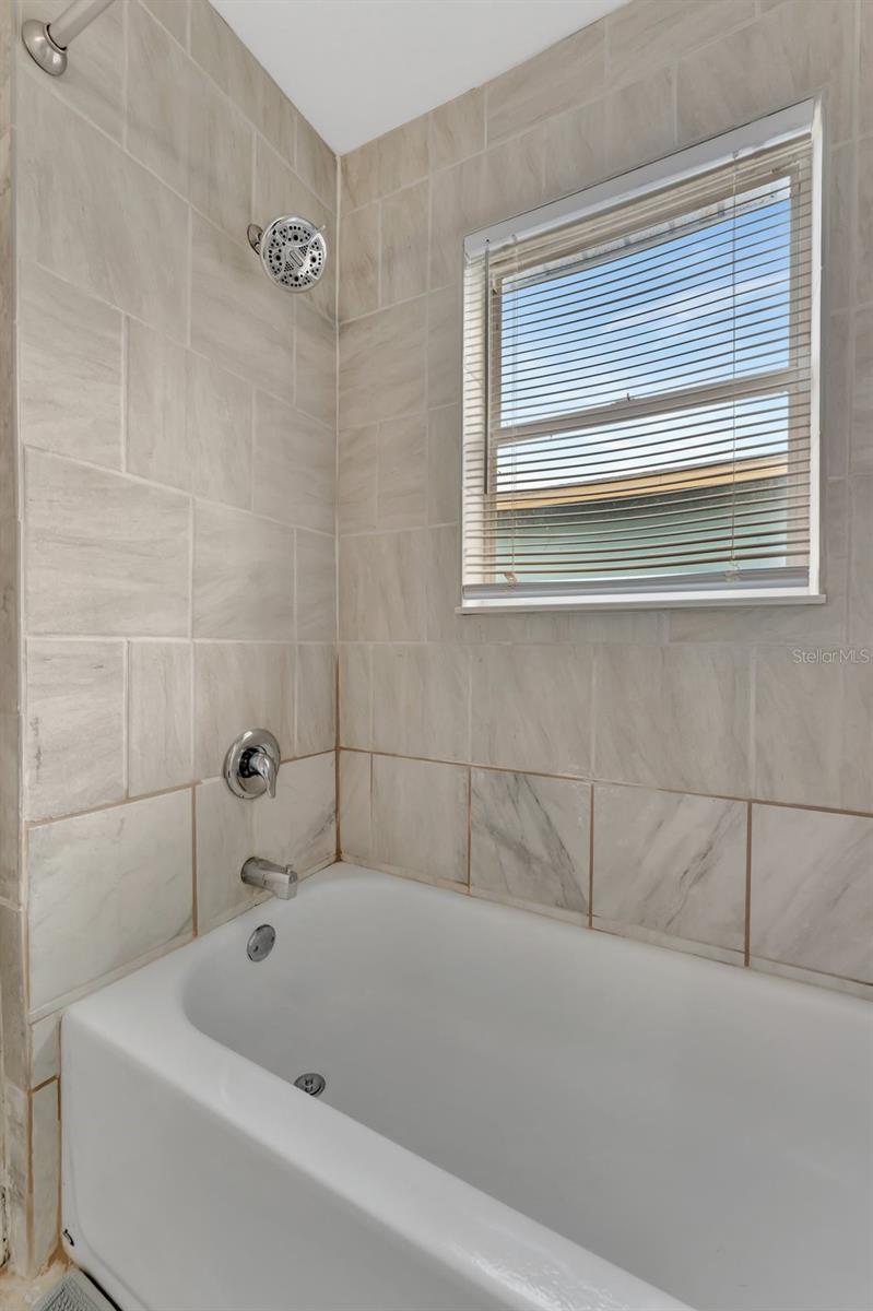 Image 16 of 20 For 2851 Emerson Avenue S