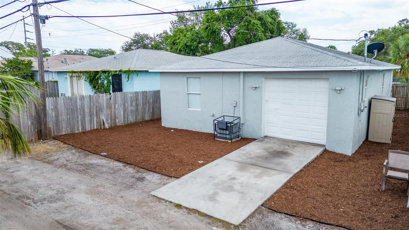 Image 18 of 20 For 2851 Emerson Avenue S