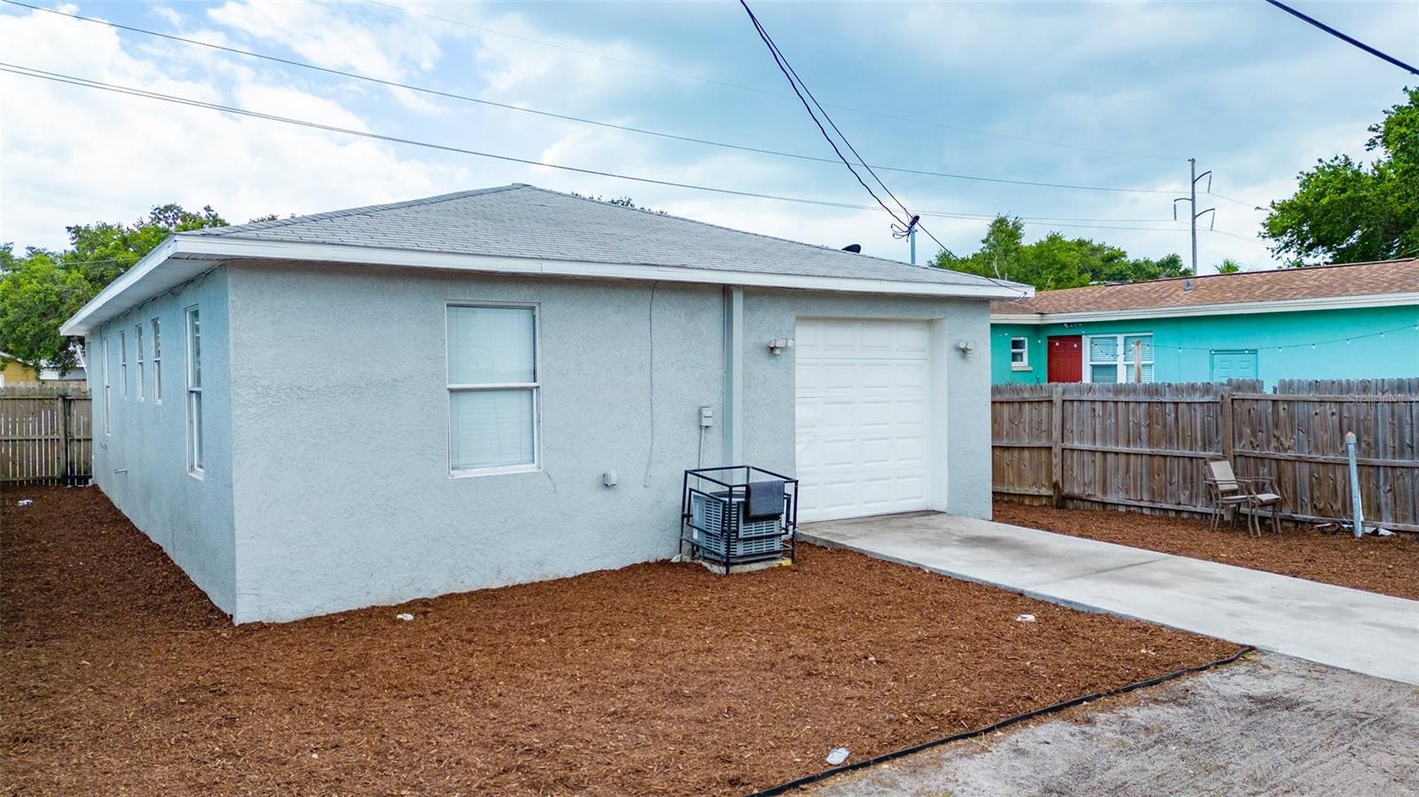 Image 19 of 20 For 2851 Emerson Avenue S