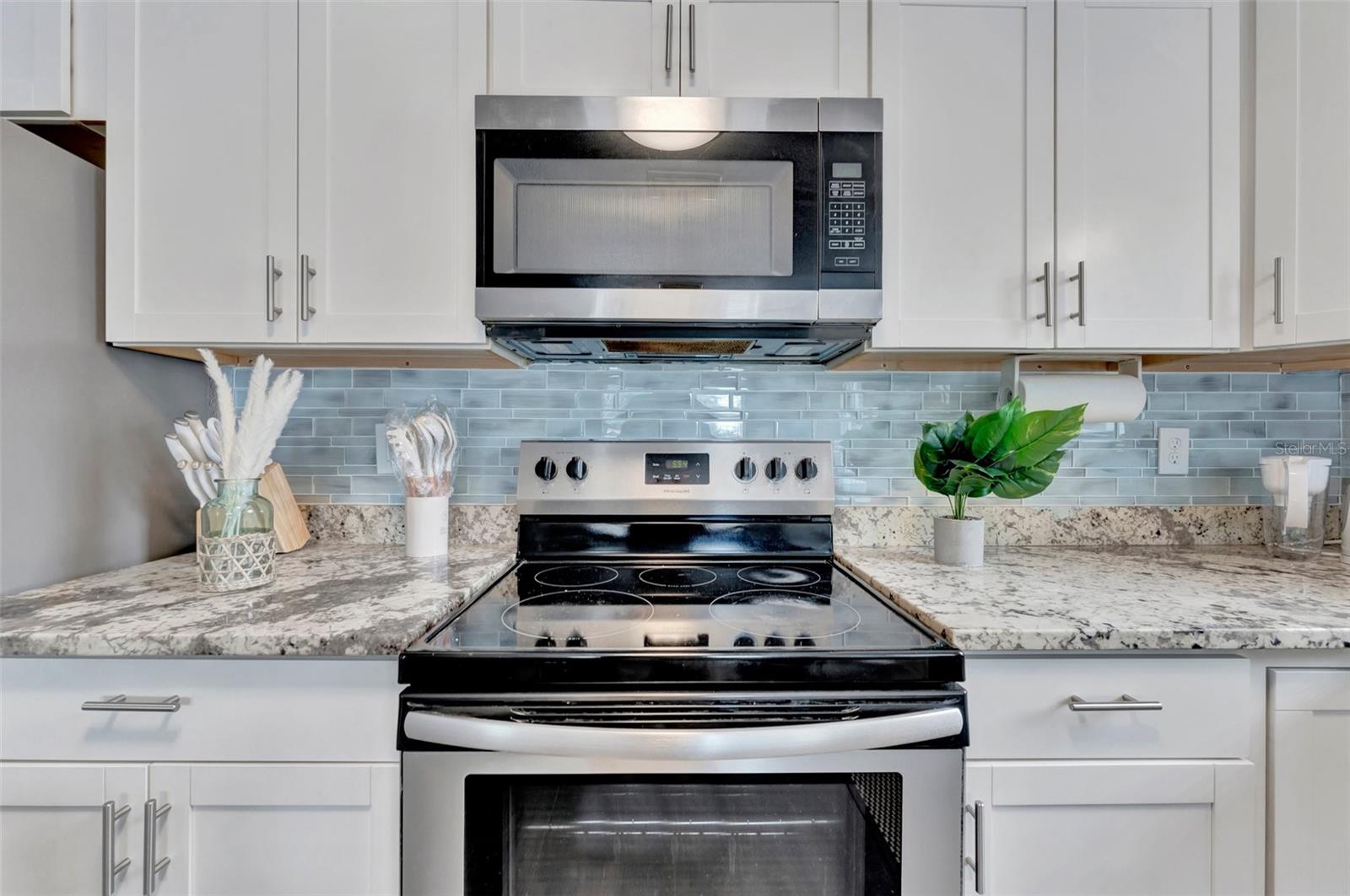 Image 5 of 20 For 2851 Emerson Avenue S