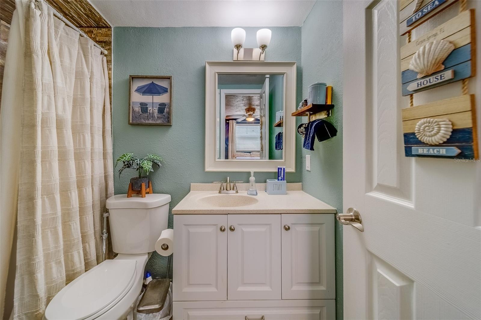 Image 24 of 64 For 2646 Albion Street