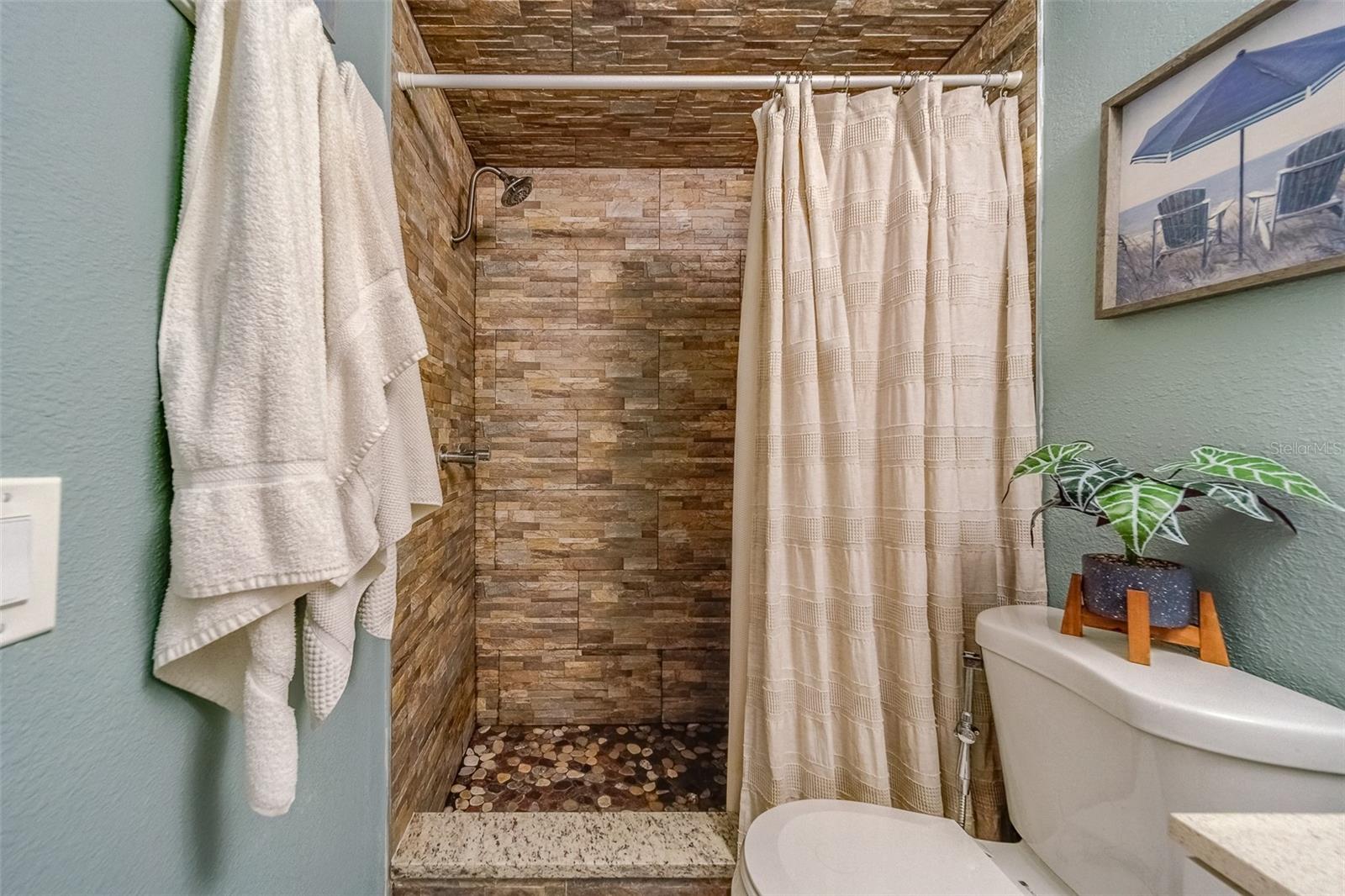 Image 25 of 64 For 2646 Albion Street