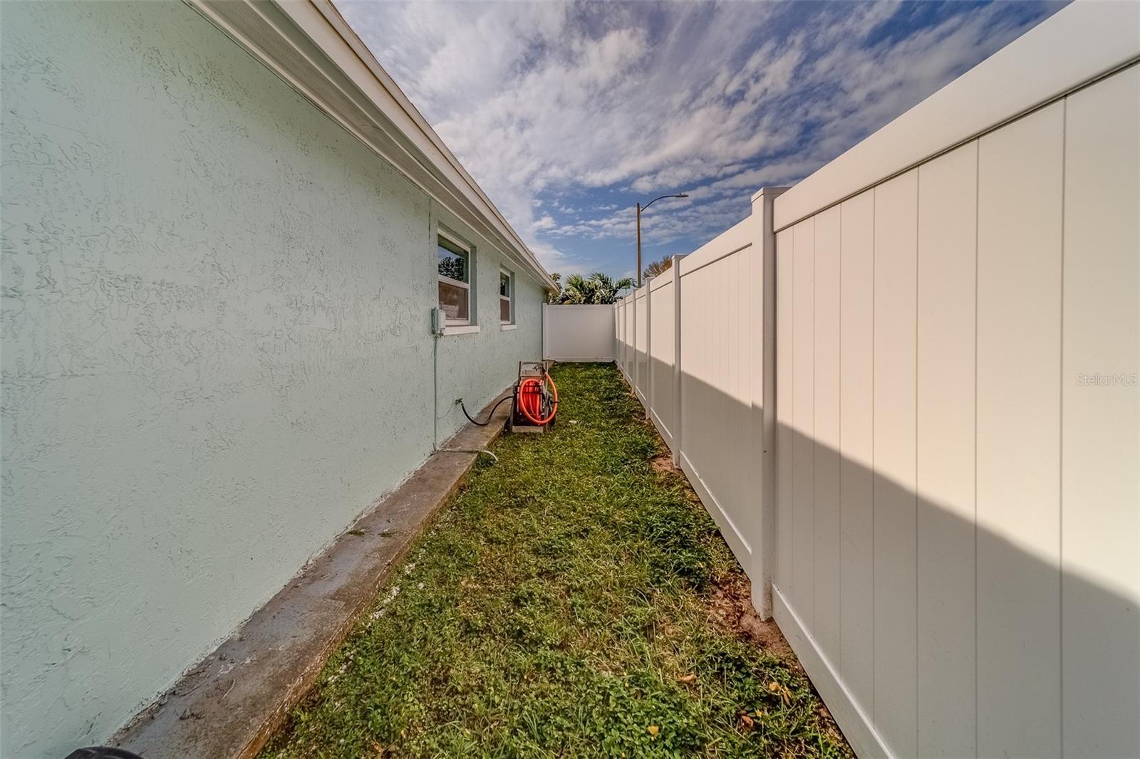 Image 42 of 64 For 2646 Albion Street