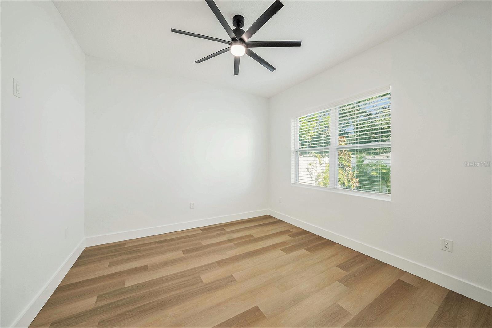 Image 25 of 39 For 1730 30th Street S