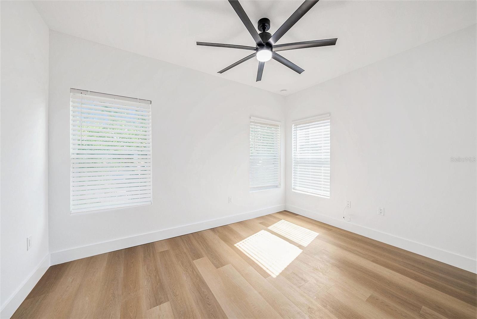 Image 35 of 39 For 1730 30th Street S