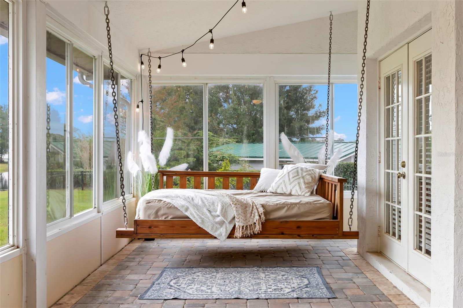 Listing photo id 15 for 3418 Lake Drive