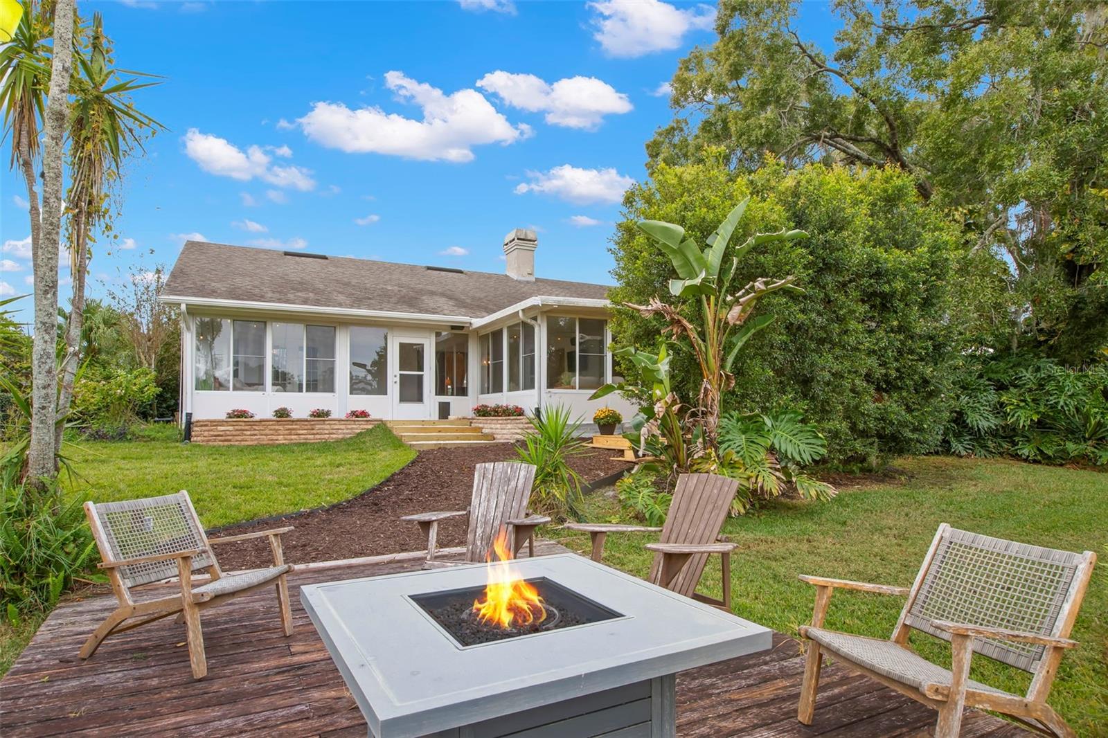 Listing photo id 17 for 3418 Lake Drive