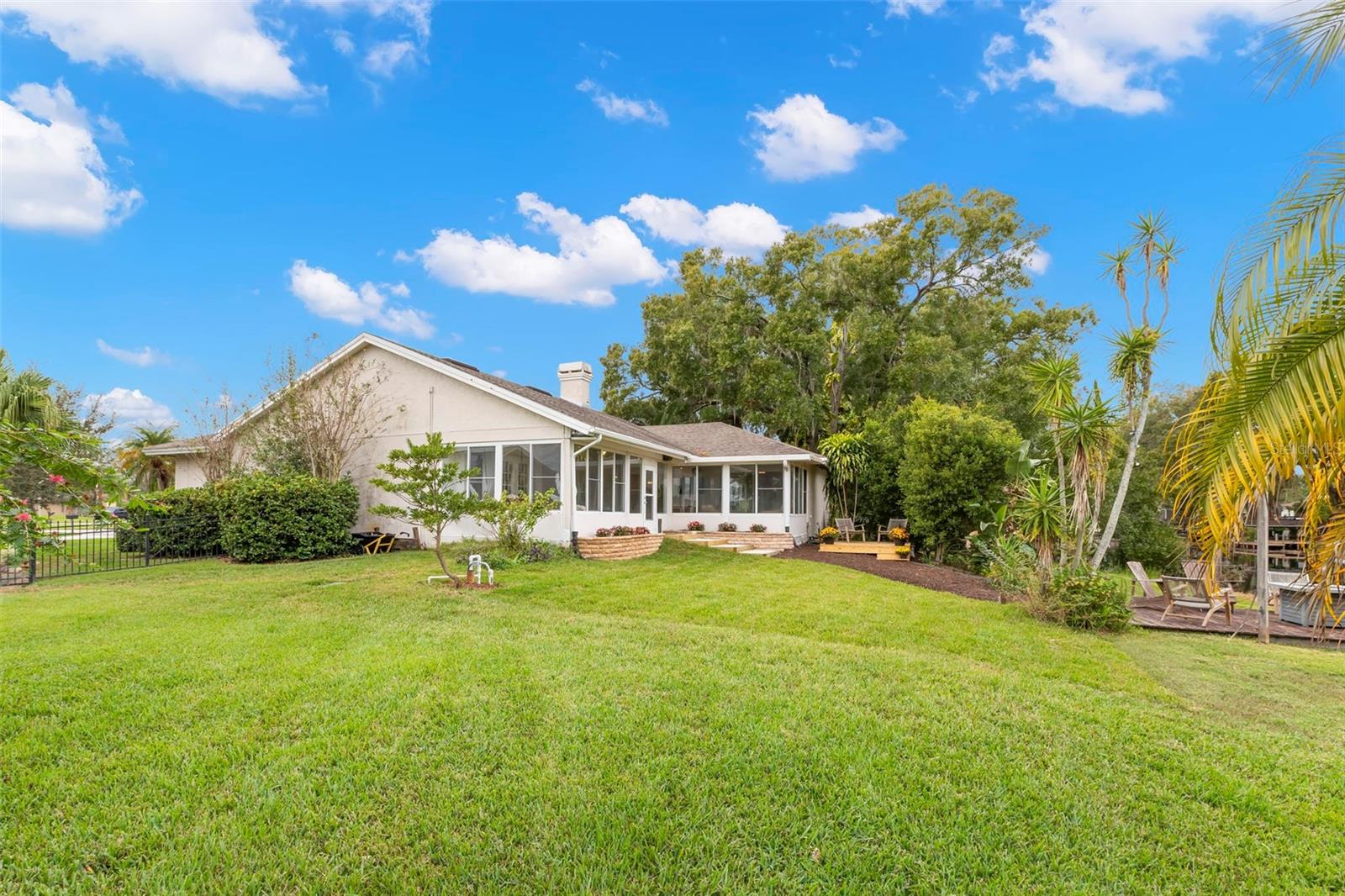 Listing photo id 20 for 3418 Lake Drive