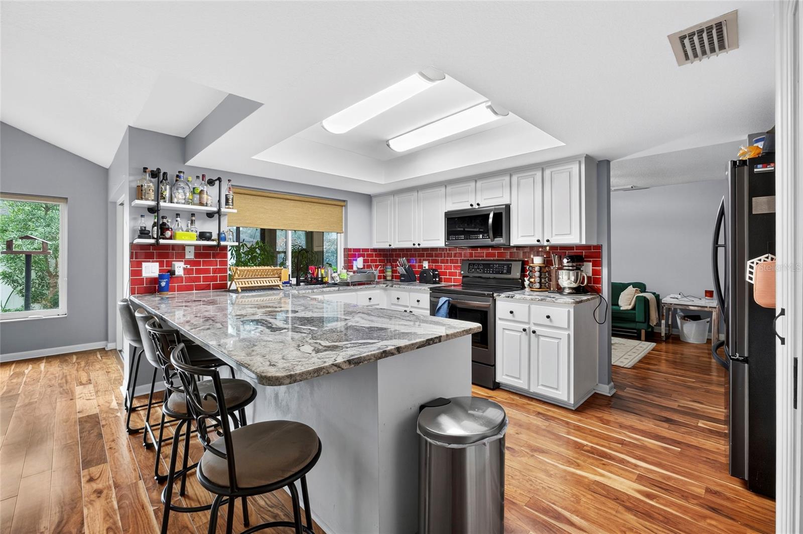 Image 10 of 30 For 6317 113th Avenue