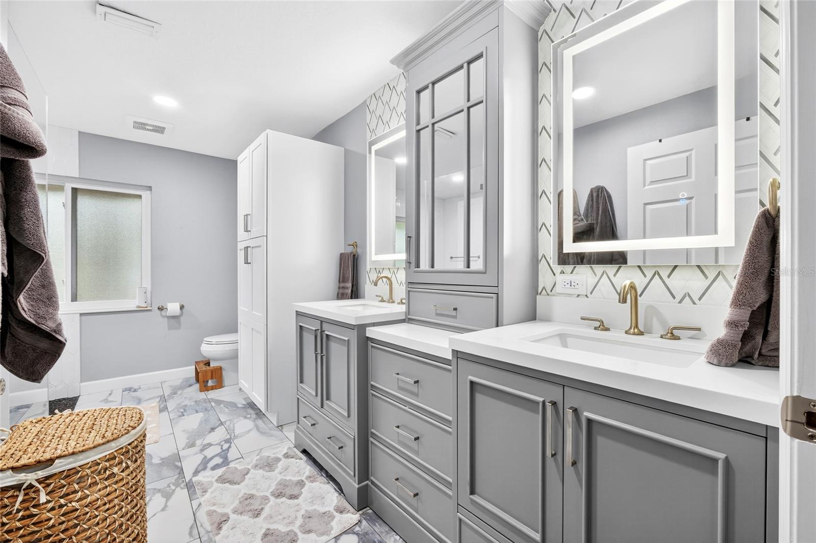 Image 17 of 30 For 6317 113th Avenue