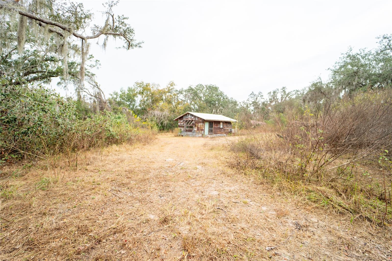 Listing photo id 23 for 7813 Valrie Lane