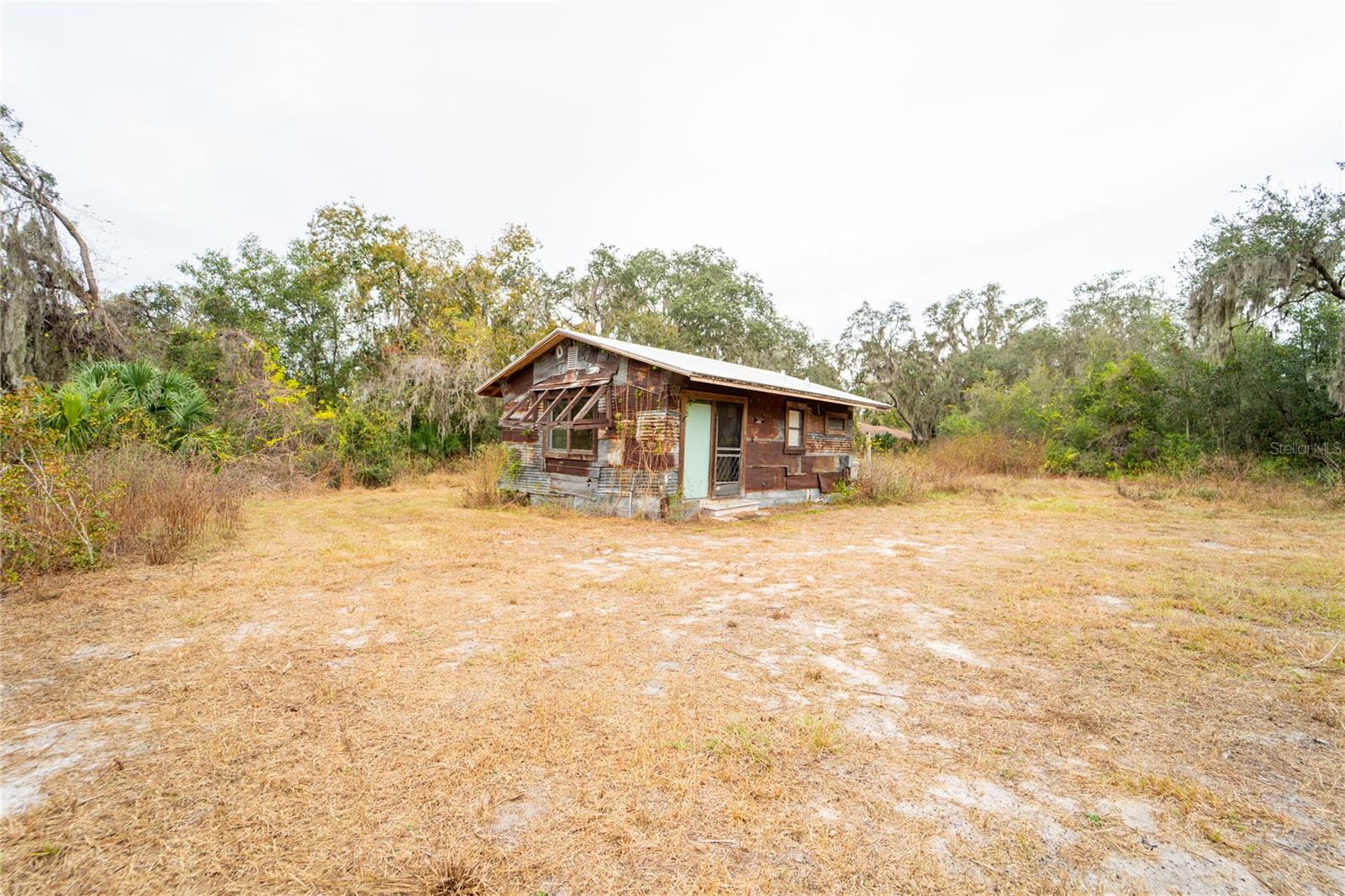 Listing photo id 24 for 7813 Valrie Lane