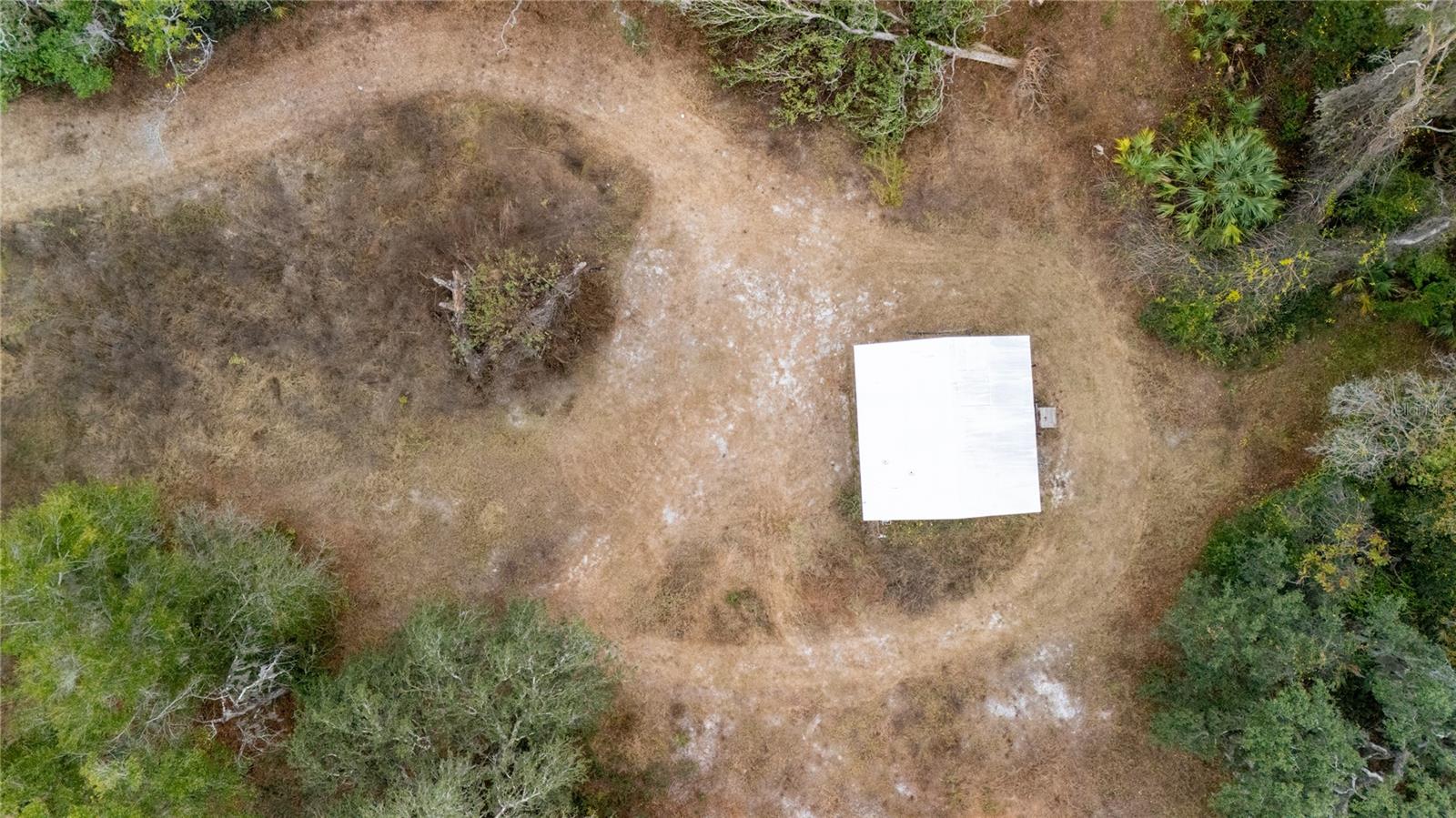 Listing photo id 26 for 7813 Valrie Lane