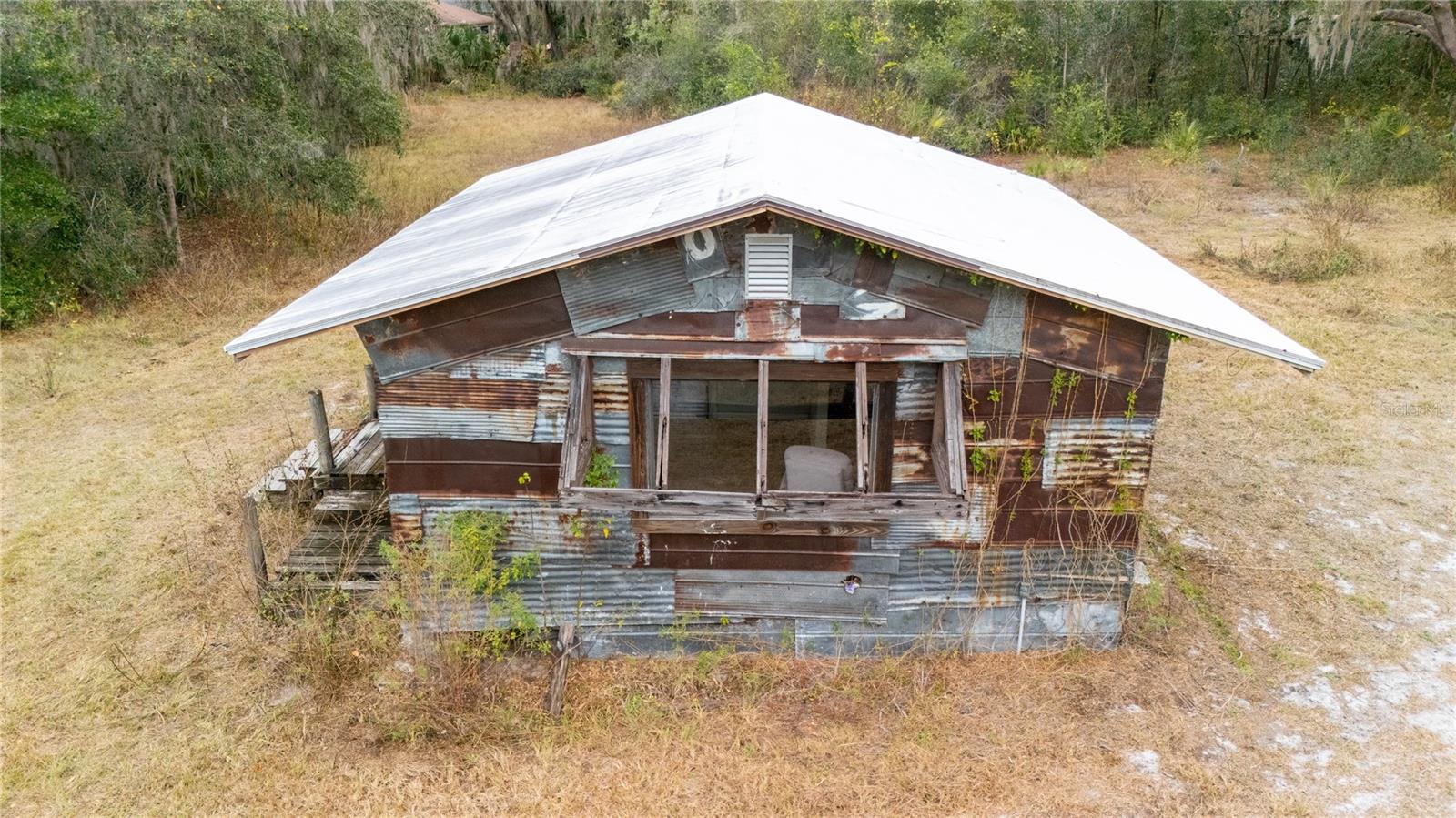 Listing photo id 28 for 7813 Valrie Lane