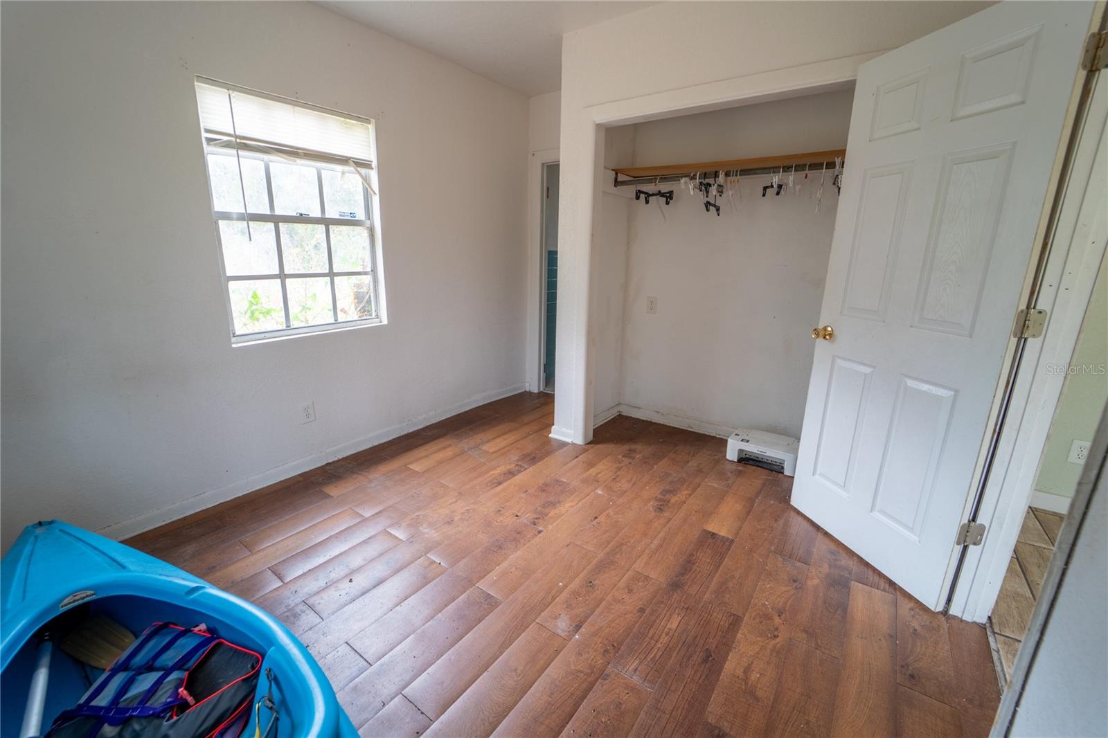 Listing photo id 34 for 7813 Valrie Lane