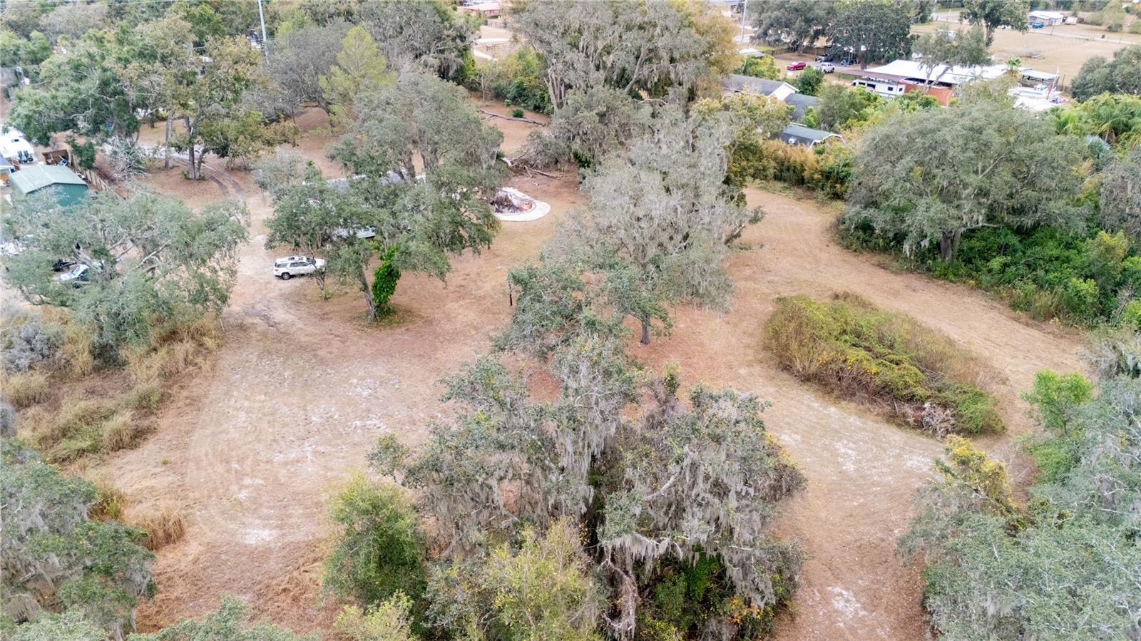 Listing photo id 37 for 7813 Valrie Lane