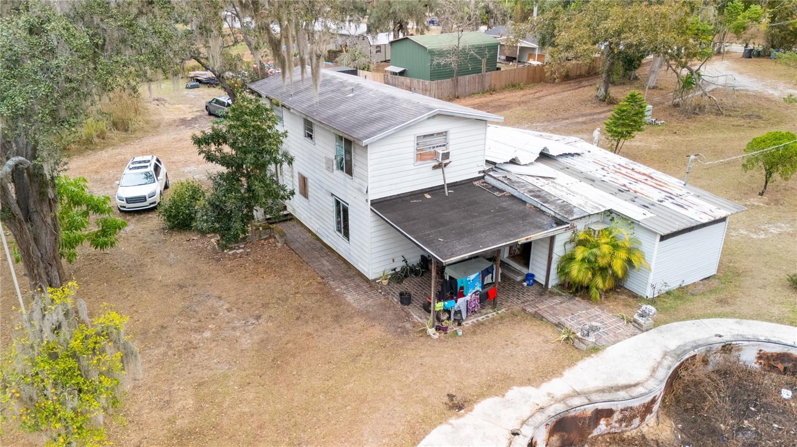 Listing photo id 7 for 7813 Valrie Lane