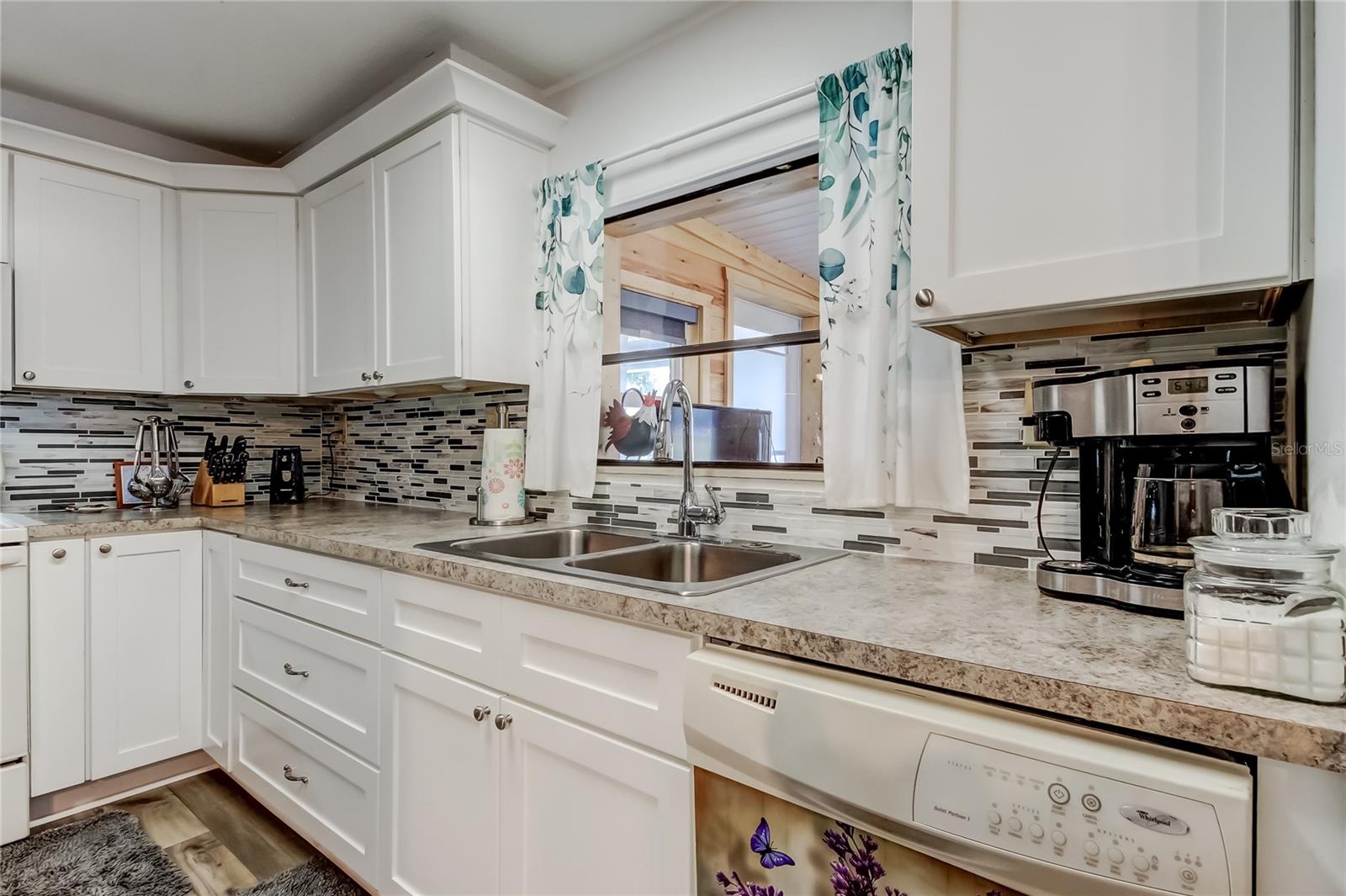 Image 18 of 58 For 10151 Hamp Drive