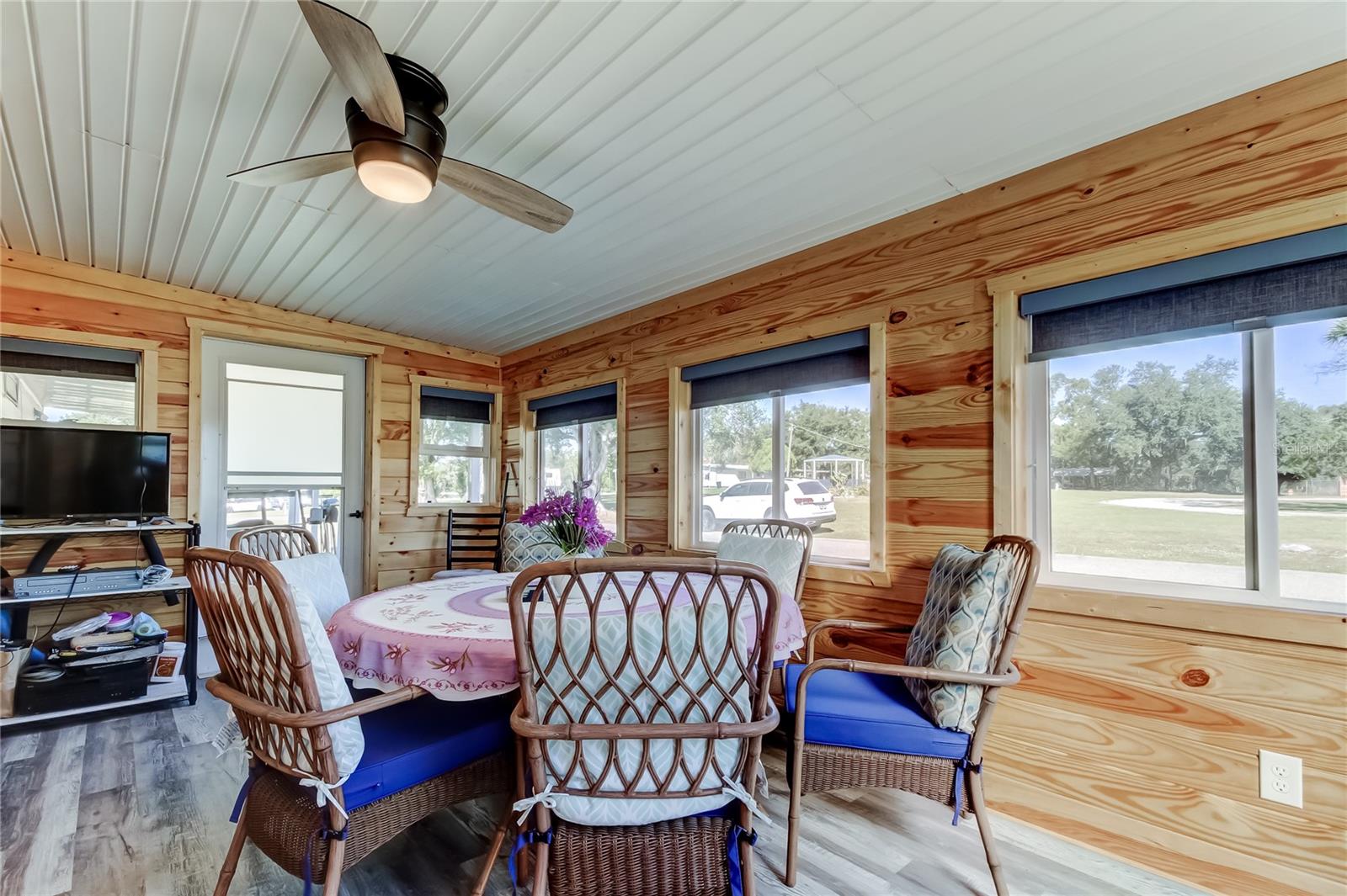 Image 24 of 58 For 10151 Hamp Drive