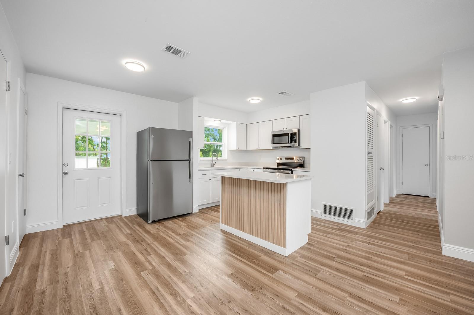 Image 34 of 47 For 109 Magnolia Avenue