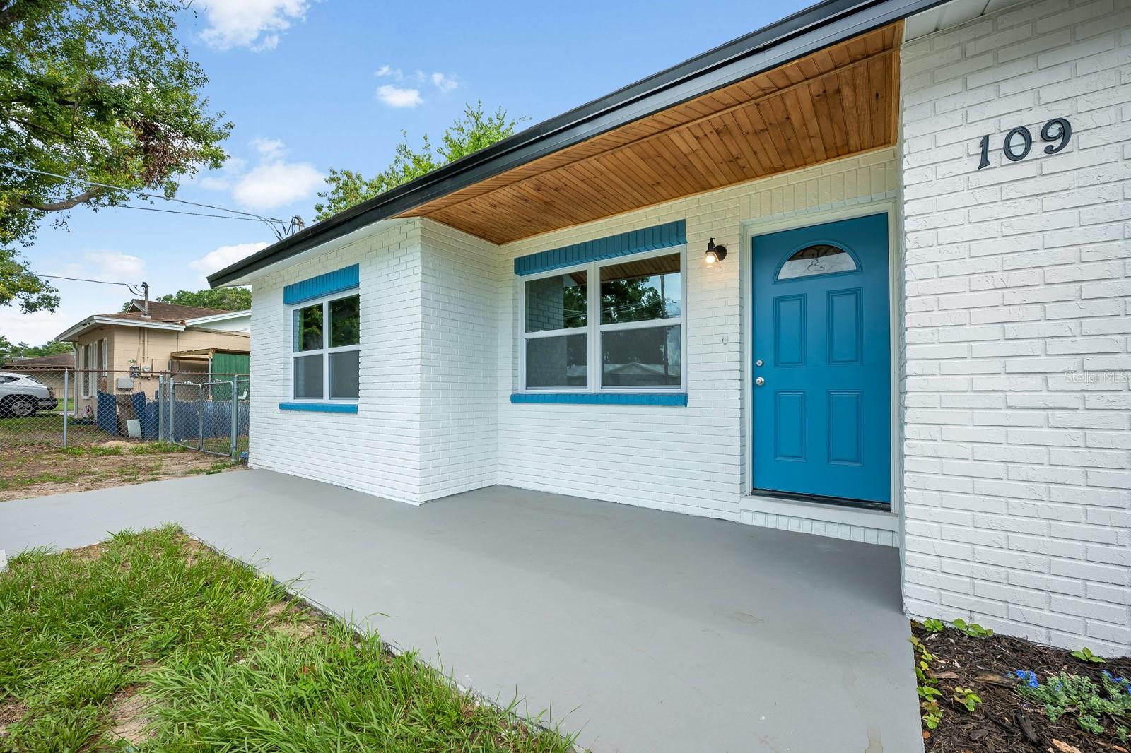 Image 7 of 47 For 109 Magnolia Avenue