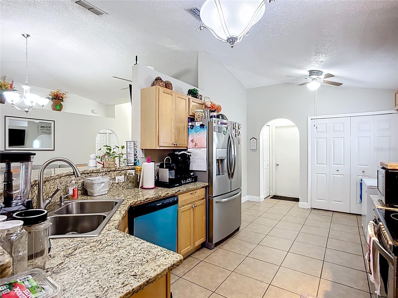 Image 12 of 37 For 12713 Kings Lake Drive