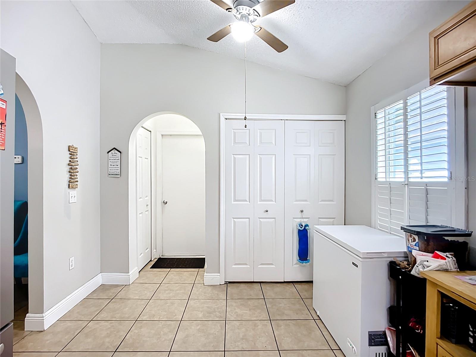 Image 16 of 37 For 12713 Kings Lake Drive