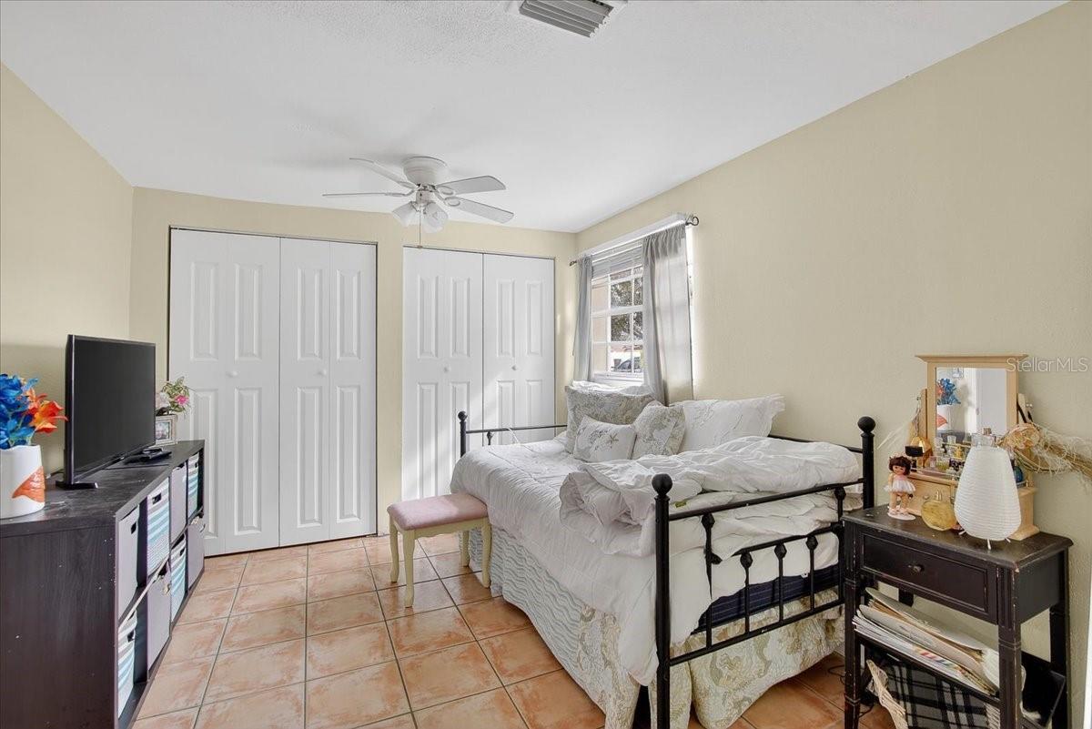 Listing photo id 14 for 4515 North Street