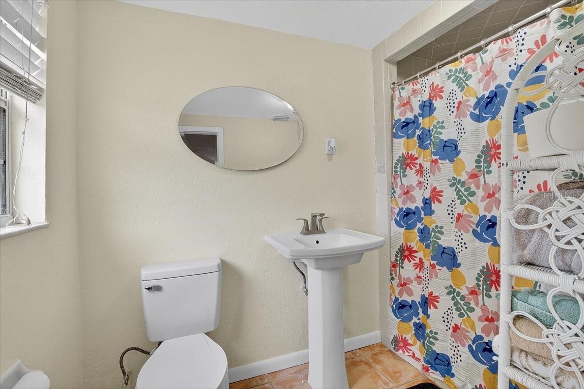 Listing photo id 15 for 4515 North Street