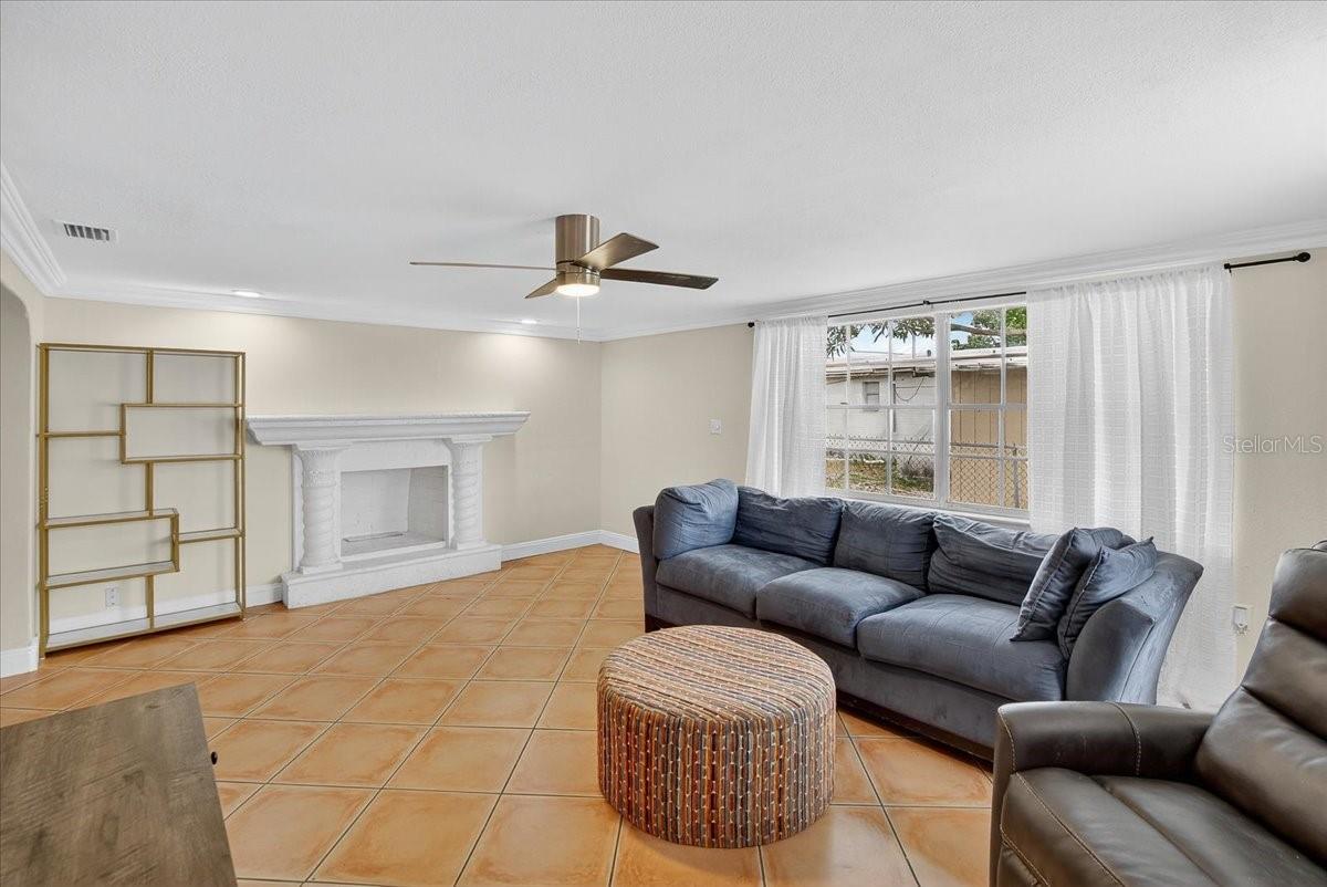 Listing photo id 0 for 4515 North Street