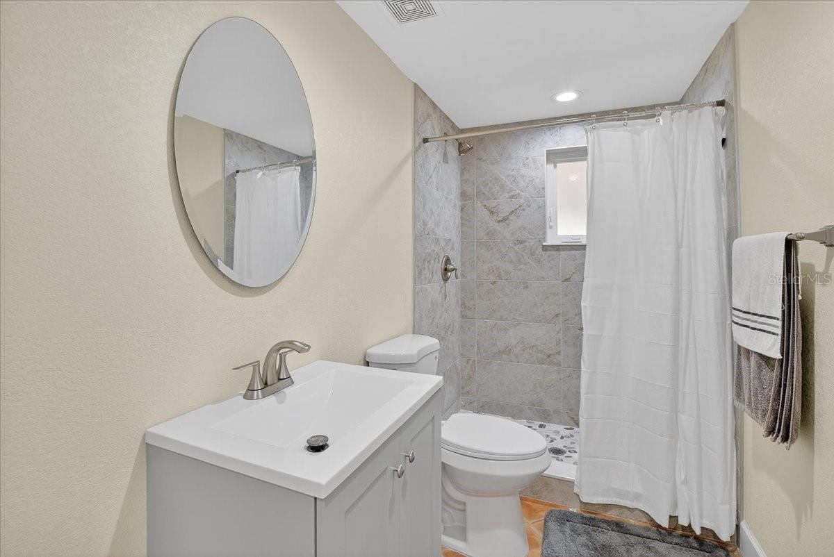 Listing photo id 18 for 4515 North Street