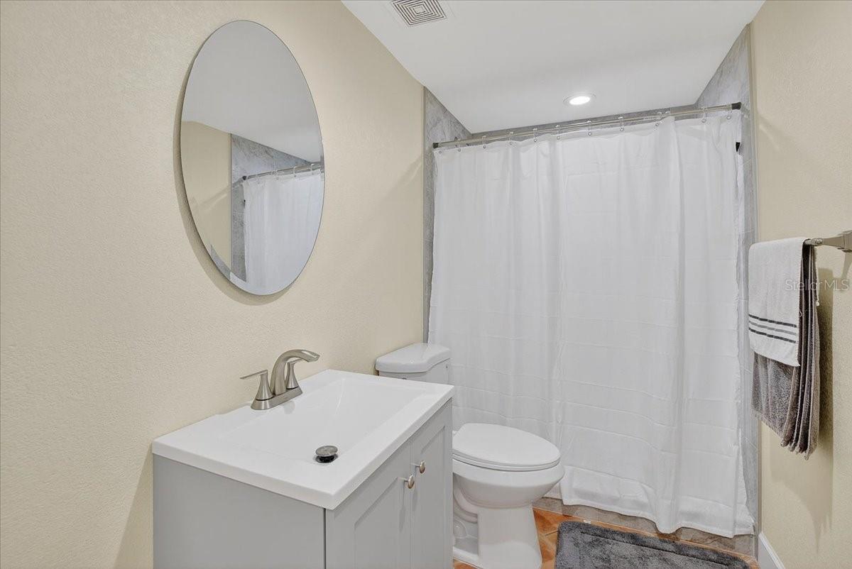 Listing photo id 19 for 4515 North Street