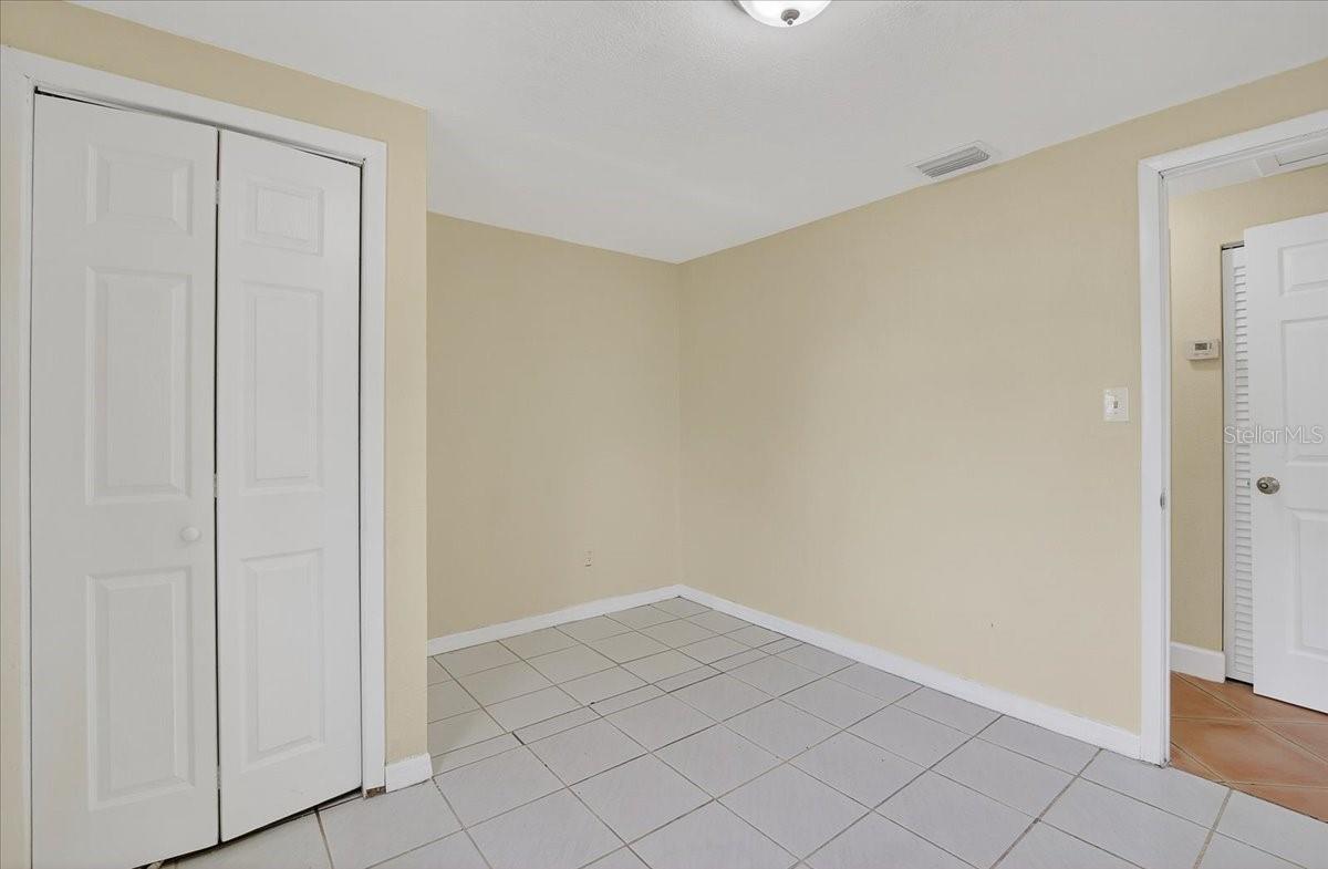 Listing photo id 23 for 4515 North Street