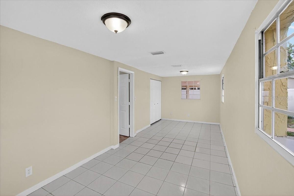 Listing photo id 25 for 4515 North Street