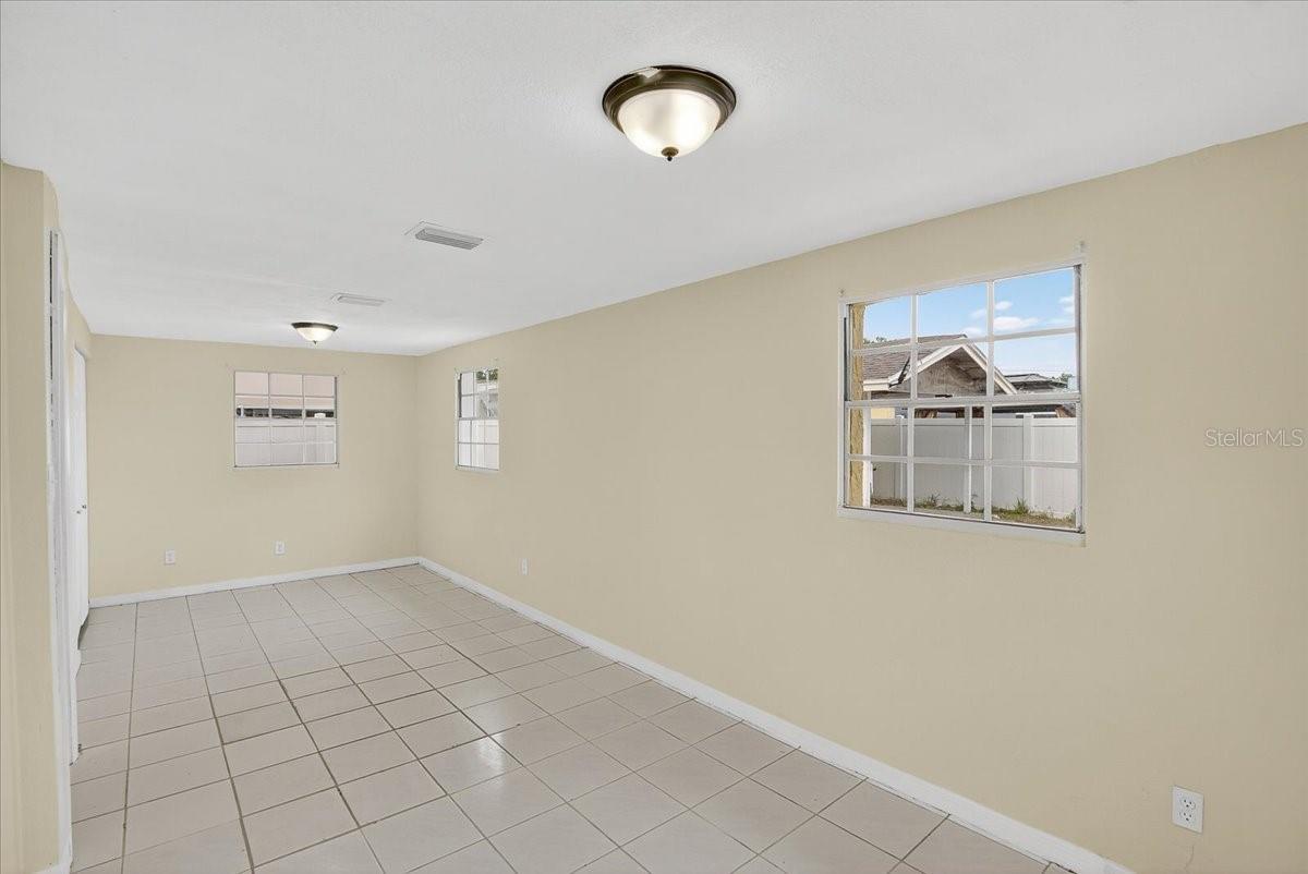 Listing photo id 26 for 4515 North Street