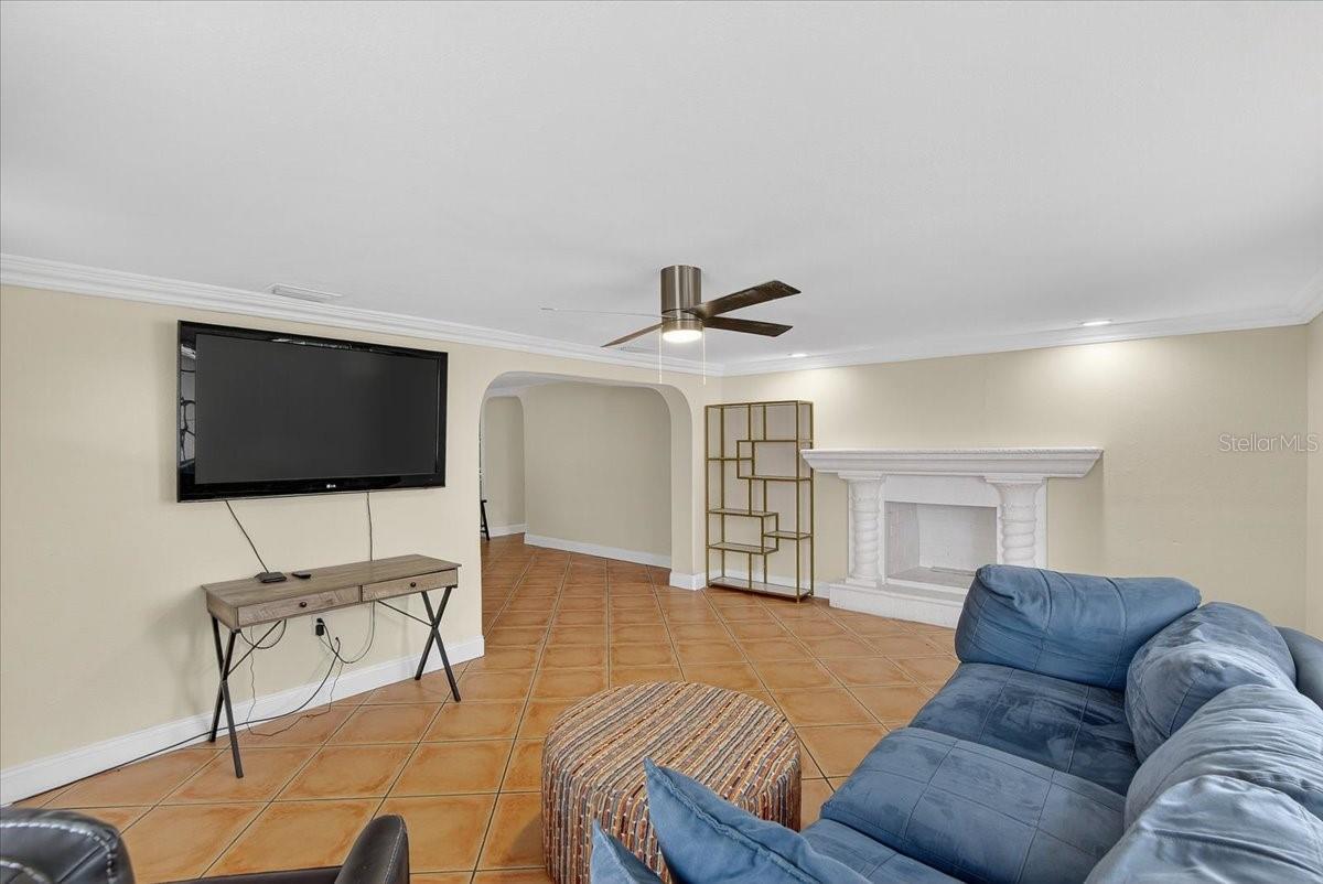 Listing photo id 1 for 4515 North Street