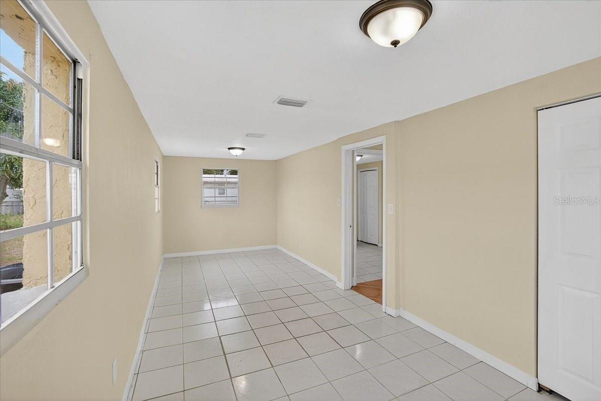 Listing photo id 28 for 4515 North Street