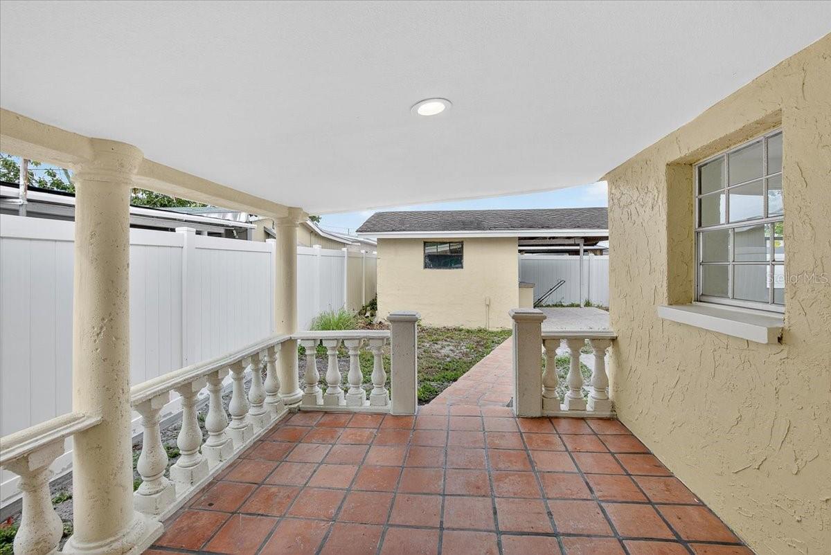 Listing photo id 32 for 4515 North Street